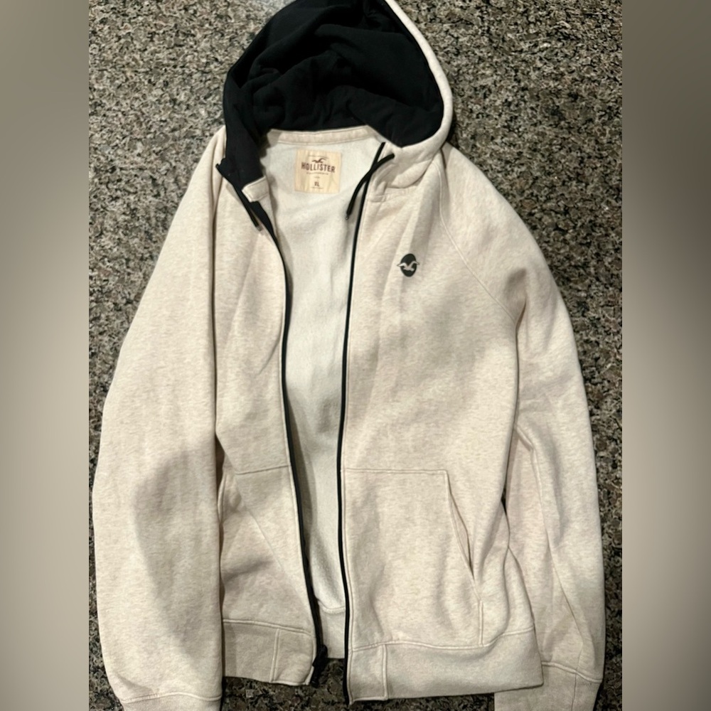 Hollister Men's Zip-Up Cream Sweater